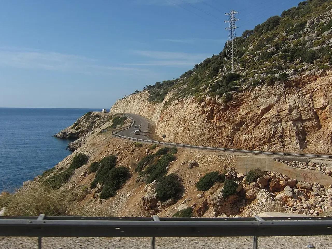 Akdeniz Su Ürünleri Araştırma Üretme ve Eğitim Enstitüsü Plajı