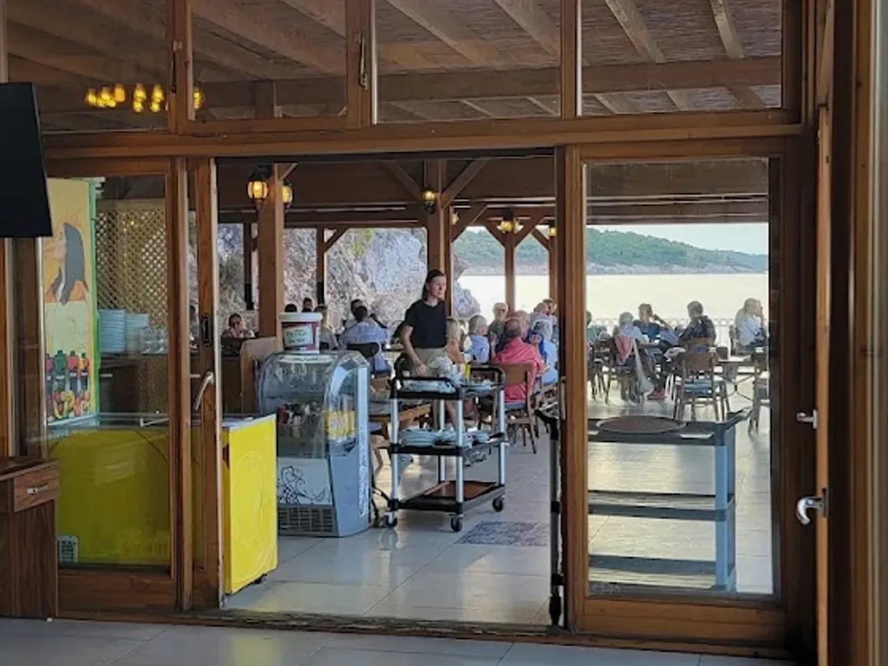 Paşa Limanı Tesisleri Plajı