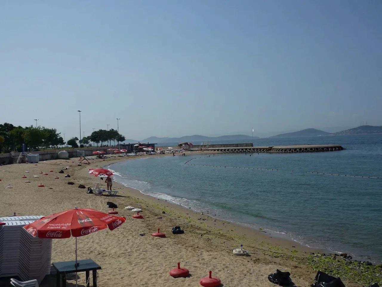 Caddebostan Plajı Irmak Okulları Arkası - 1