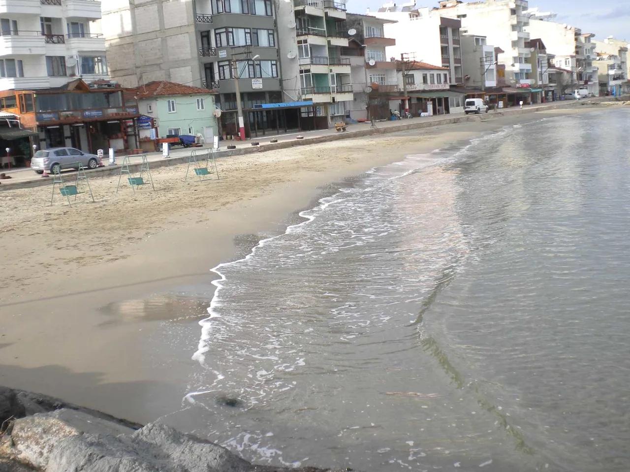 Kumbağ Balıkçı Barınağı Yanı Halk Plajı - 2